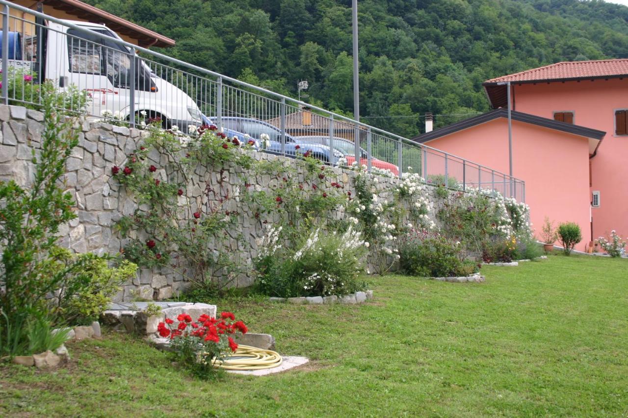 Pikes Villa Pulfero Kültér fotó