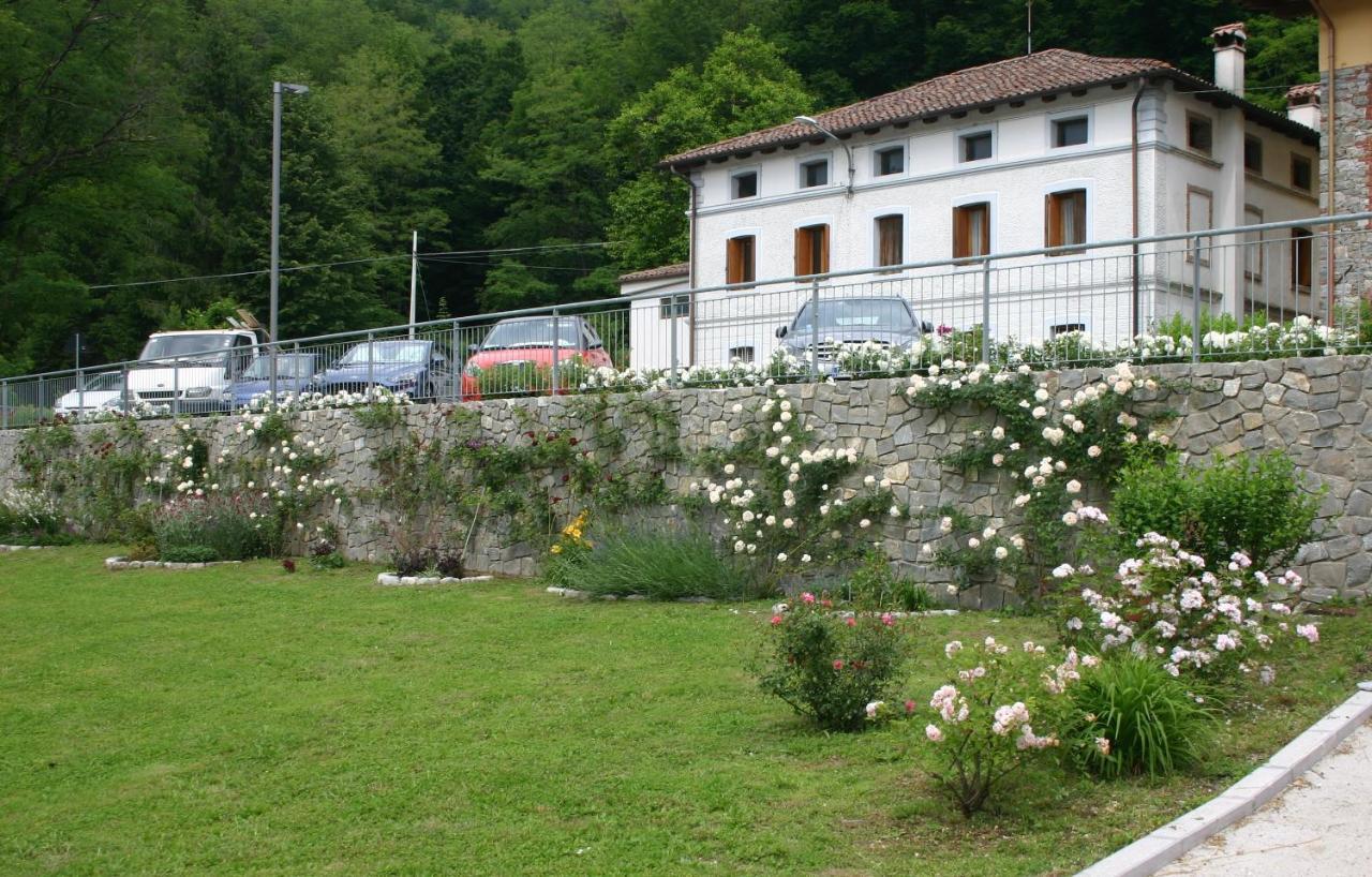 Pikes Villa Pulfero Kültér fotó