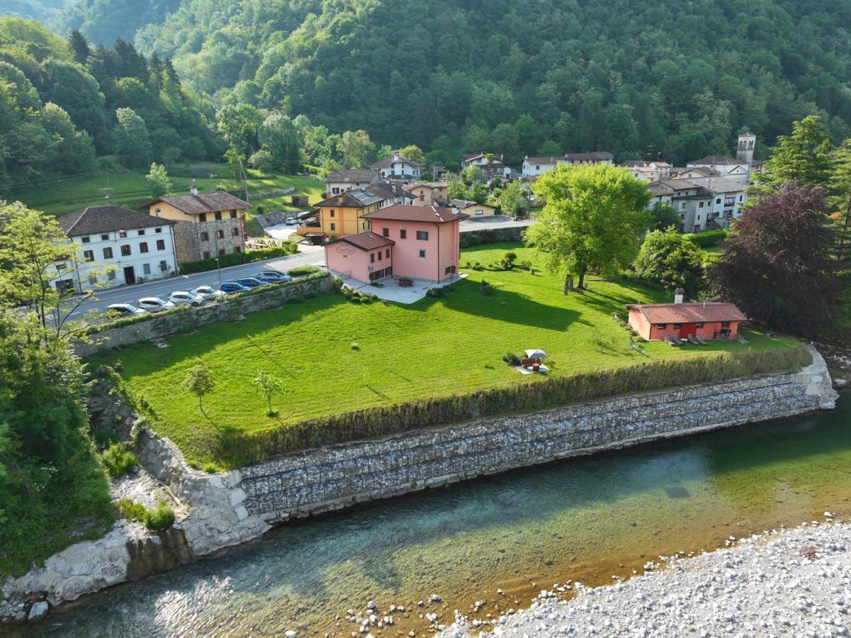 Pikes Villa Pulfero Kültér fotó
