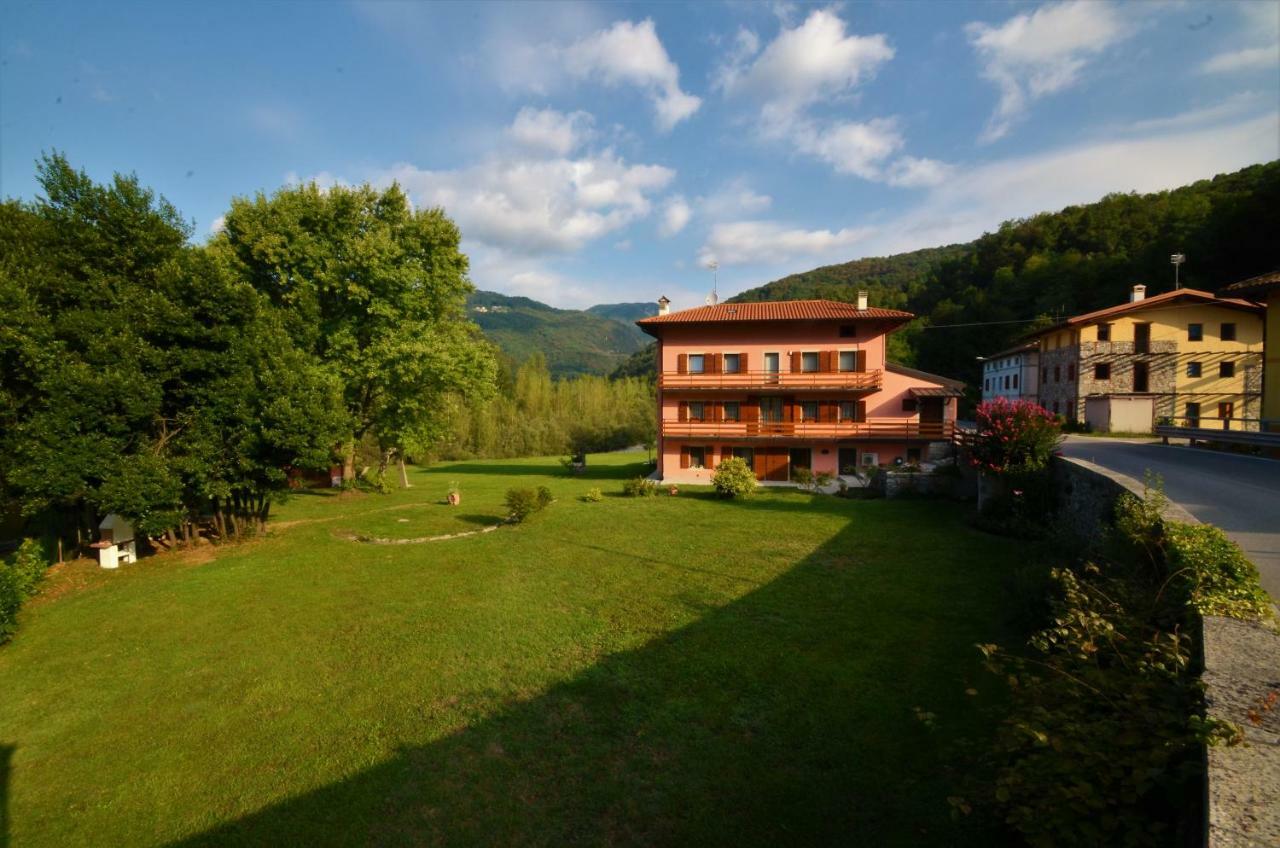 Pikes Villa Pulfero Kültér fotó